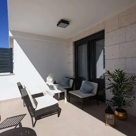 Appartement Ivona - Beautiful Terrace And Free Garage Parking