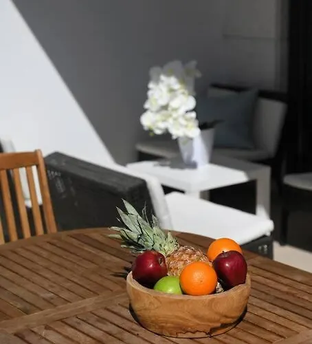 Ivona - Beautiful Terrace And Free Garage Parking * Zara